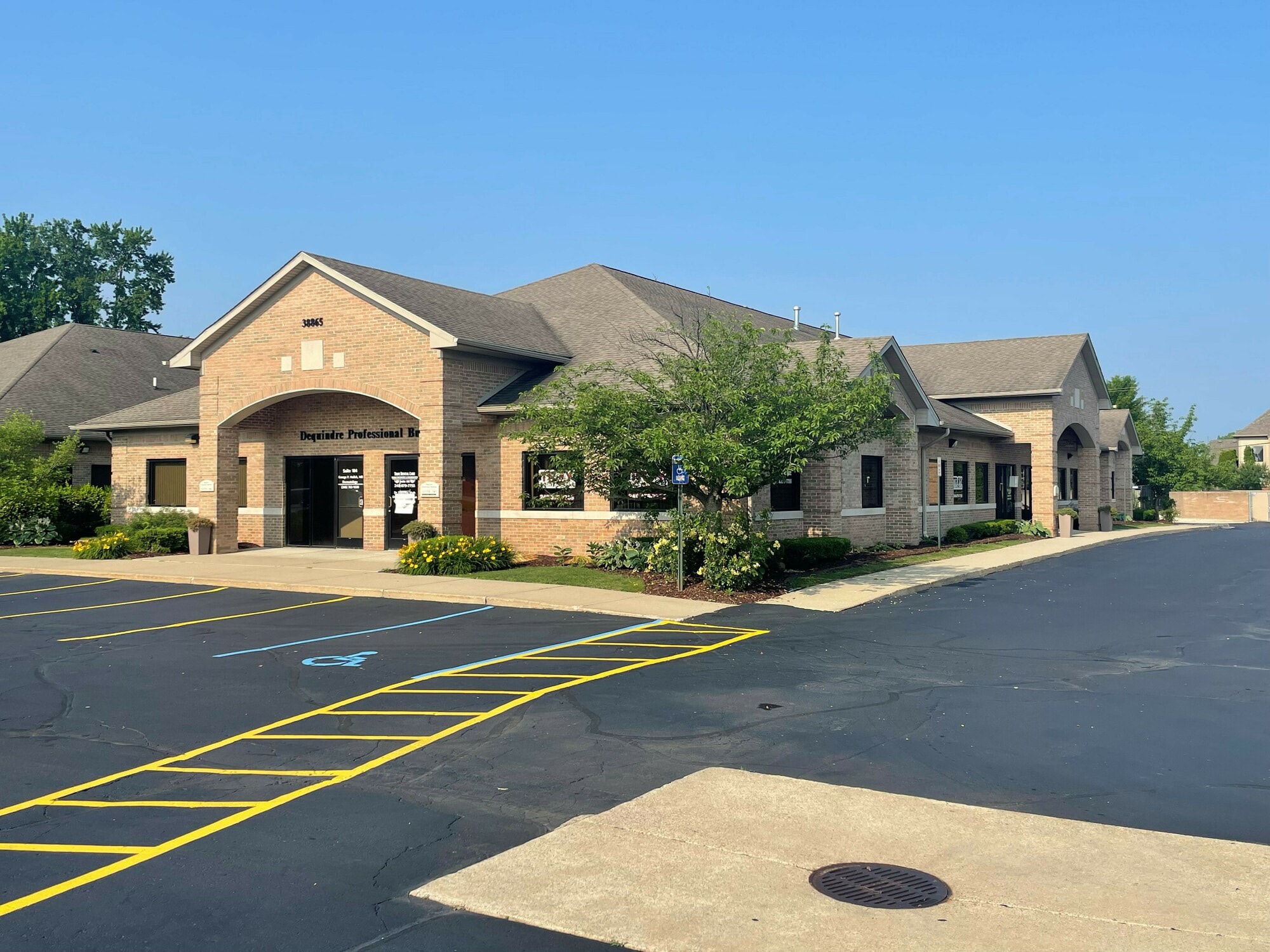 38865 Dequindre Rd, Troy, MI for lease Building Photo- Image 1 of 10
