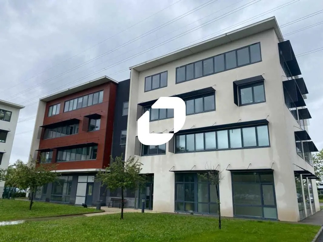 Office in Saint-Priest for sale Building Photo- Image 1 of 8