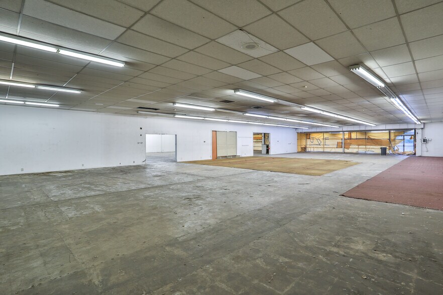 4611 Holt Blvd, Montclair, CA à vendre - Photo du bâtiment - Image 3 de 18