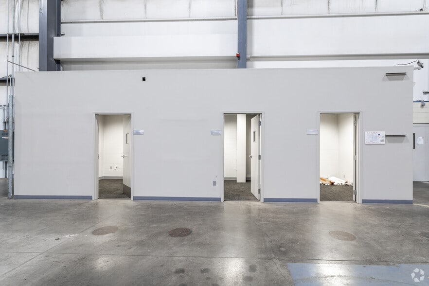 69 Green Mountain Rd, Hazleton, PA for lease - Building Photo - Image 2 of 13