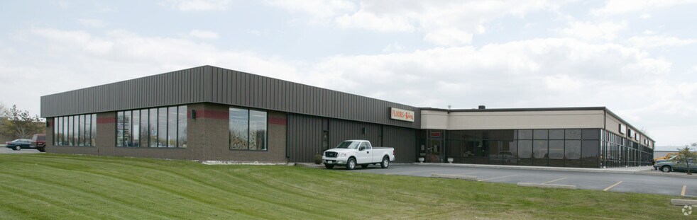 2424 W Nordale Dr, Appleton, WI à louer - Photo du bâtiment - Image 2 de 3