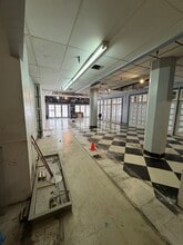 2014 Tulare St, Fresno, CA for lease Interior Photo- Image 2 of 5