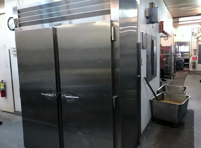 600 E Sahara Ave, Las Vegas, NV à louer - Photo du bâtiment - Image 2 de 10