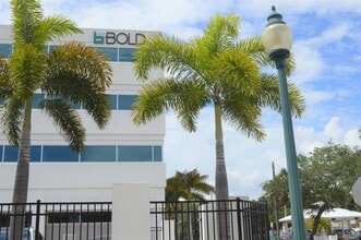 1680 Fruitville Rd, Sarasota, FL à louer Photo intérieure- Image 1 de 3