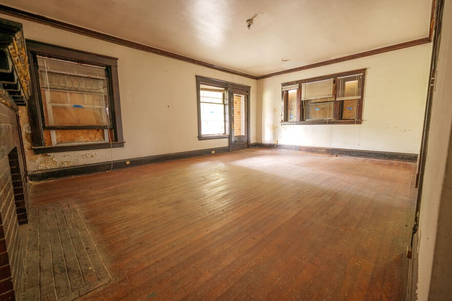 1780 E 89th St, Cleveland, OH for sale - Interior Photo - Image 3 of 26