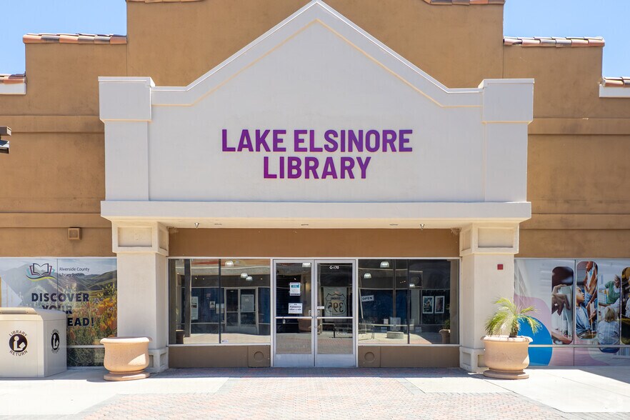 17600 Collier Ave, Lake Elsinore, CA à vendre - Photo du bâtiment - Image 3 de 4
