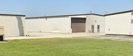 1215 N Hickory Farm Ln, Appleton, WI for lease Building Photo- Image 1 of 2