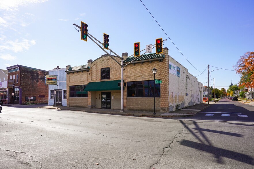 1441 N Wells St, Fort Wayne, IN à louer - Photo du bâtiment - Image 2 de 5