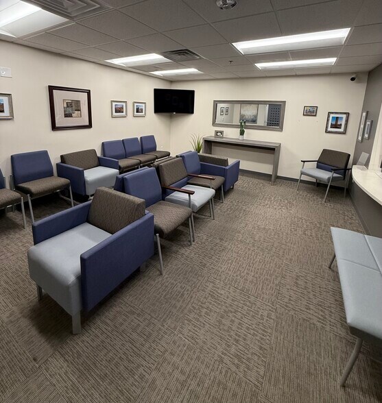 1250 E Cliff Dr, El Paso, TX à louer - Photo du bâtiment - Image 3 de 19