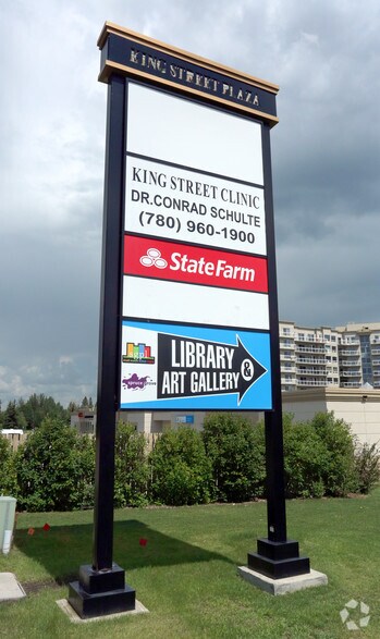 420 King St, Spruce Grove, AB à louer - Photo du bâtiment - Image 3 de 4