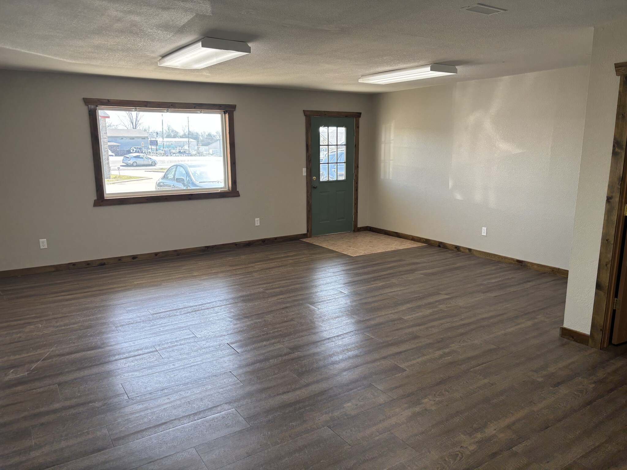 3351-3367 Springfield Ave, Bolivar, MO à louer Photo intérieure- Image 1 de 3