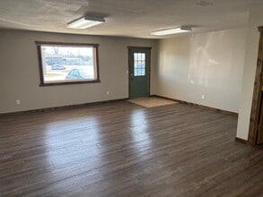 3351-3367 Springfield Ave, Bolivar, MO à louer Photo intérieure- Image 1 de 3