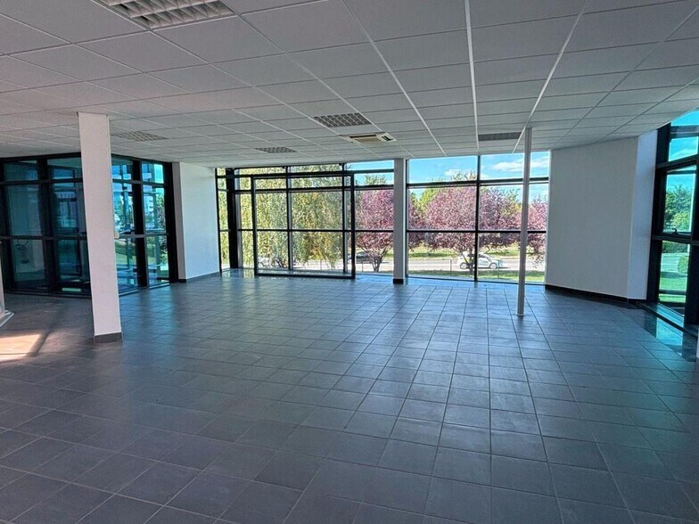 2 Rue Jean Monnet, Chevigny-Saint-Sauveur for sale - Building Photo - Image 2 of 14