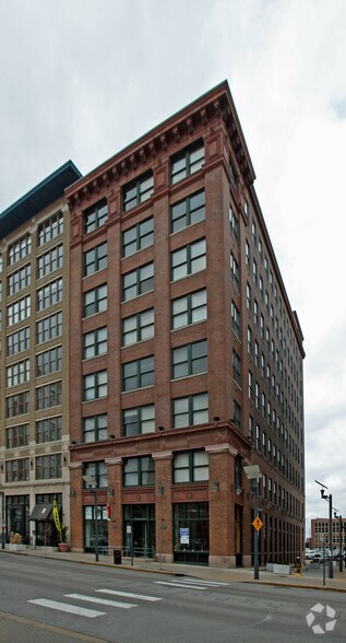 1627 Washington Ave, Saint Louis, MO à louer - Photo du bâtiment - Image 2 de 37