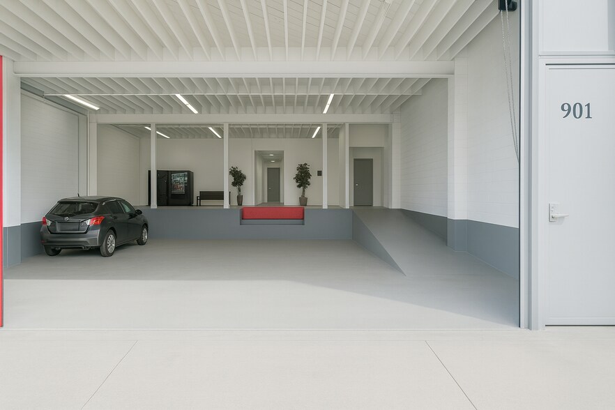 901 E 31st St, Los Angeles, CA à louer - Photo du bâtiment - Image 2 de 18