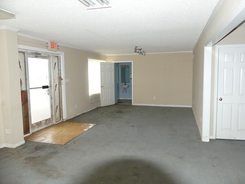 750 E New Hope Rd, Goldsboro, NC for lease - Building Photo - Image 2 of 6
