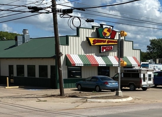 Multi-Unit NNN Restaurant portfolio of 2 properties for sale on LoopNet.ca - Primary Photo - Image 2 of 2