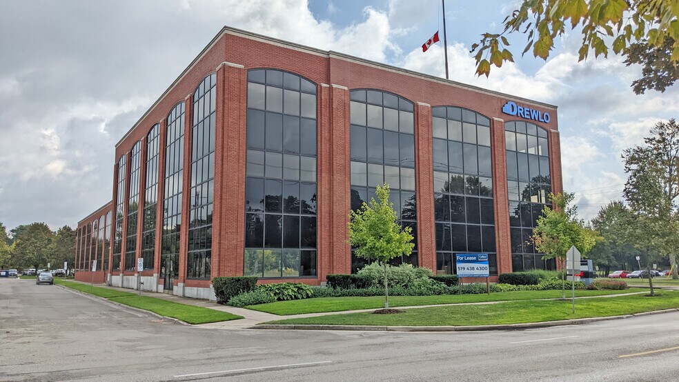 680 Waterloo St, London, ON à vendre - Photo du bâtiment - Image 1 de 1