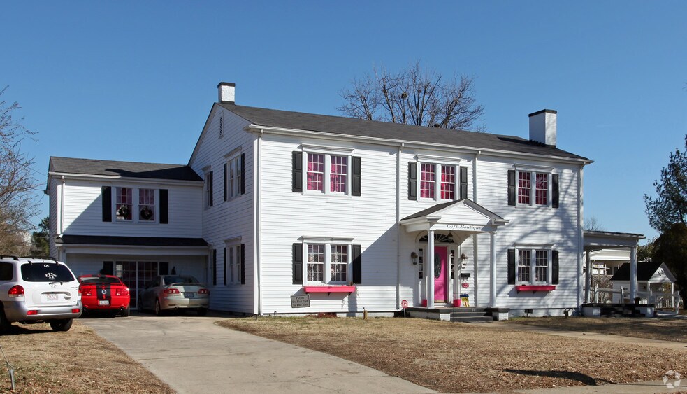 120 E Main St, Clayton, NC à louer - Photo du bâtiment - Image 2 de 3