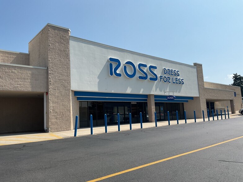 1900 E Victory Dr, Savannah, GA à louer - Photo du bâtiment - Image 2 de 13