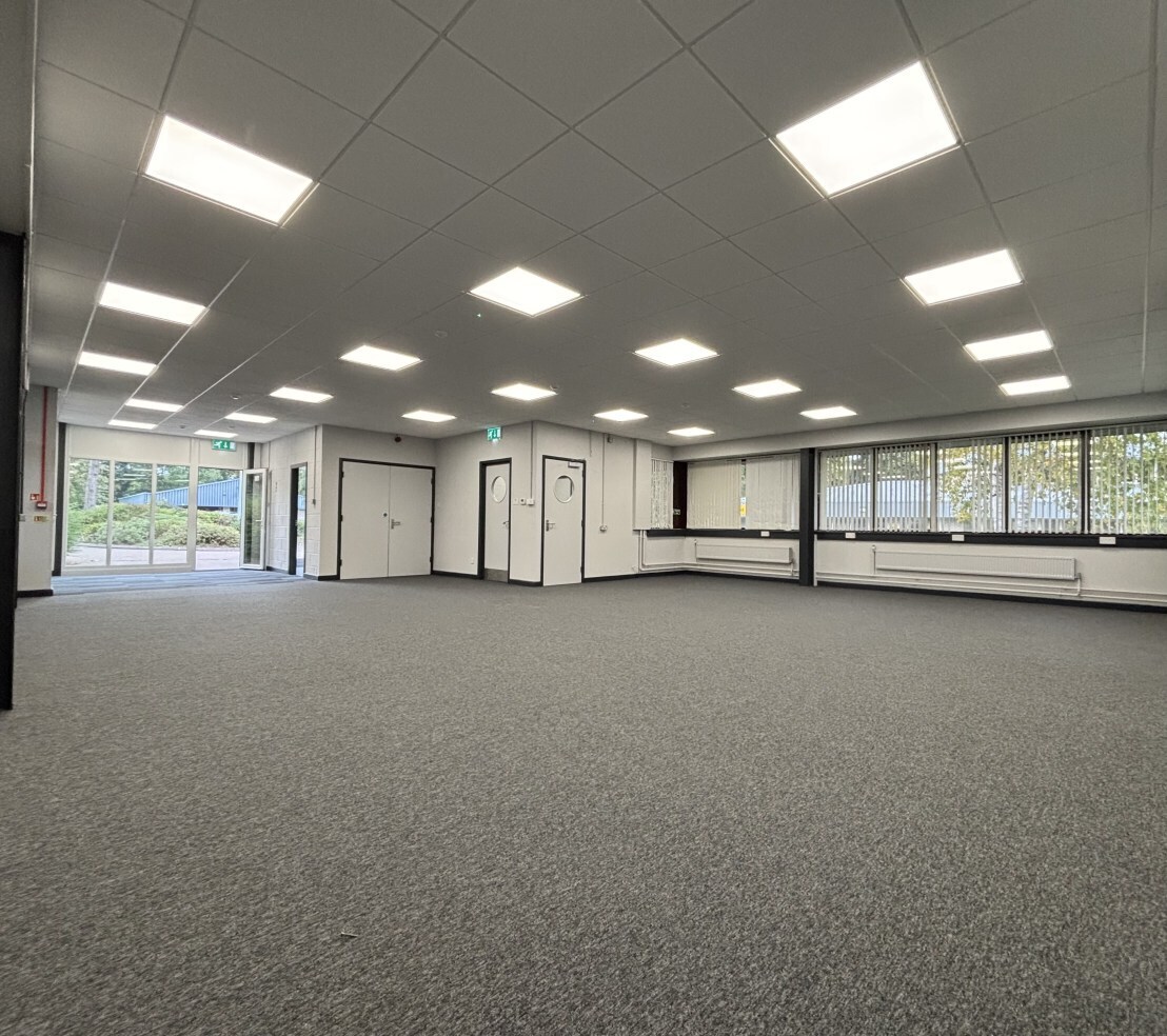 Pool Rd, Newtown for lease Interior Photo- Image 1 of 1