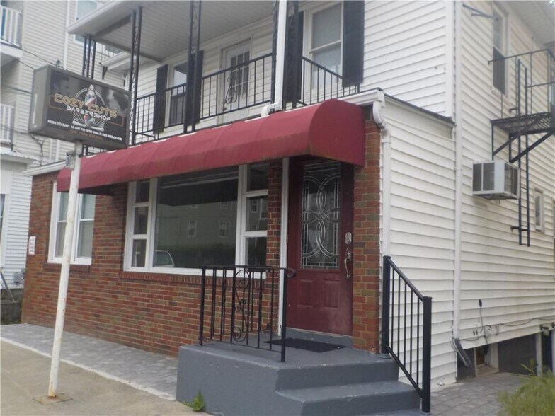 1087 Park Ave, Woonsocket, RI for lease - Building Photo - Image 3 of 7