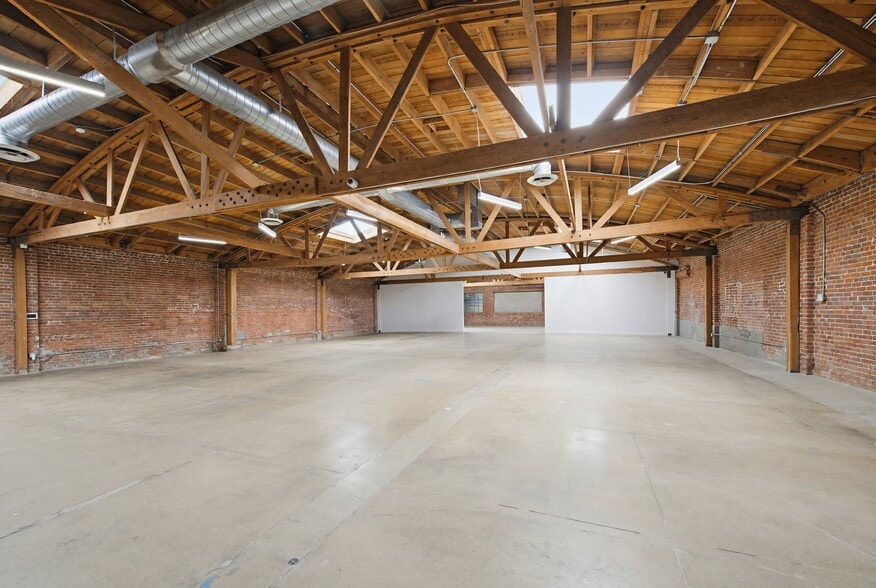 2210 W Temple St, Los Angeles, CA à louer - Photo du bâtiment - Image 3 de 11