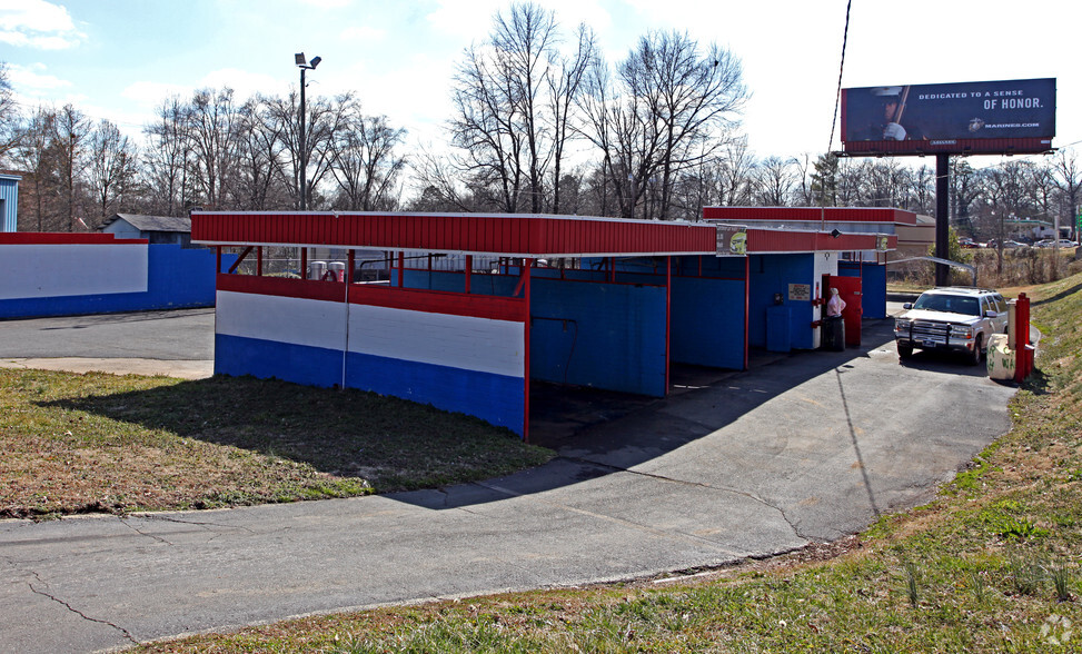 1100 Commercial Ave, Charlotte, NC for sale - Primary Photo - Image 1 of 1