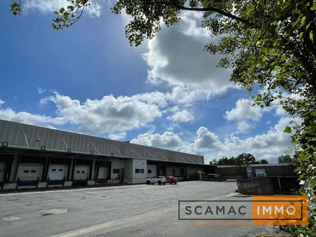 Industrial in Thiais for lease Building Photo- Image 1 of 11