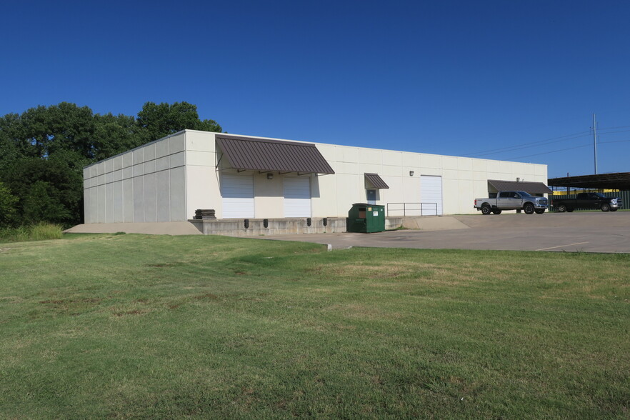 931 N Ann Arbor Ave, Oklahoma City, OK for lease - Building Photo - Image 2 of 6