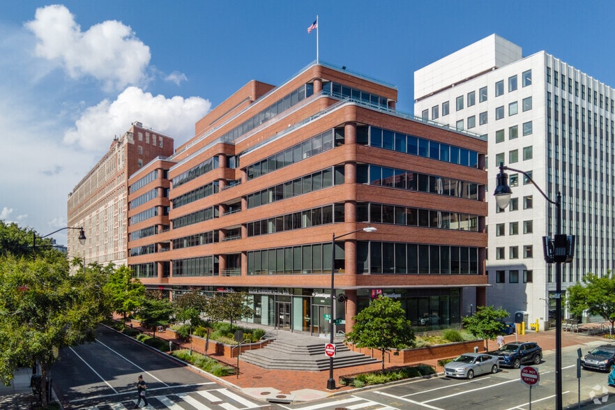 1330 Connecticut Ave NW, Washington, DC for lease - Building Photo - Image 1 of 13