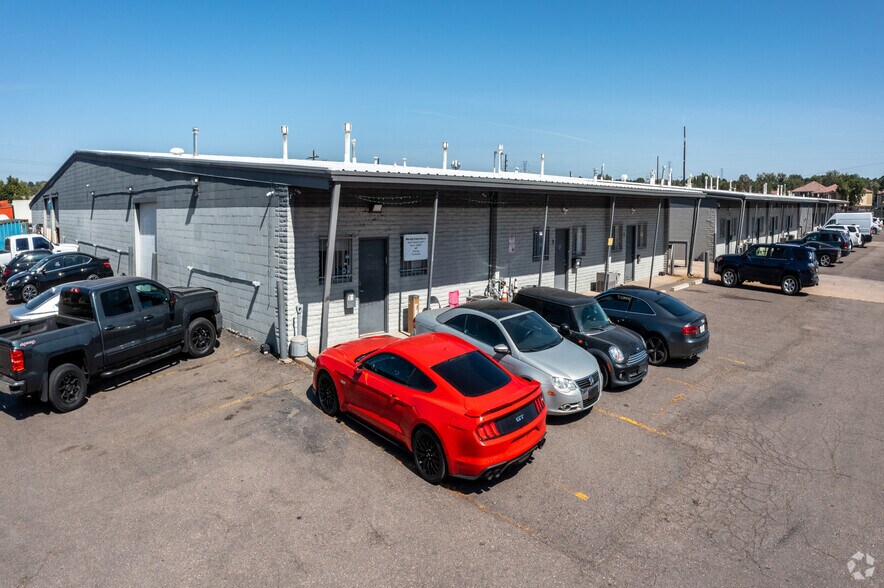 2045 S Valentia St, Denver, CO à louer - Photo principale - Image 1 de 5