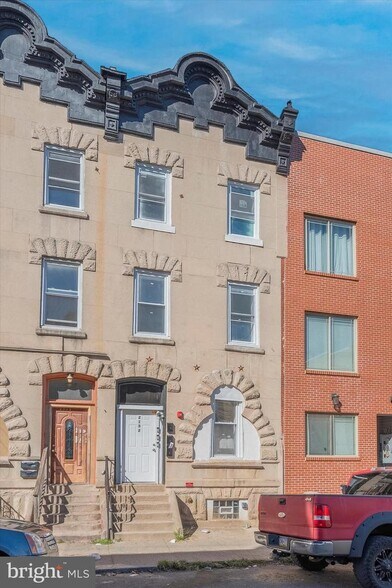 Temple University Package (2 properties) portefeuille de 2 propriétés à vendre sur LoopNet.ca - Photo du bâtiment - Image 2 de 27