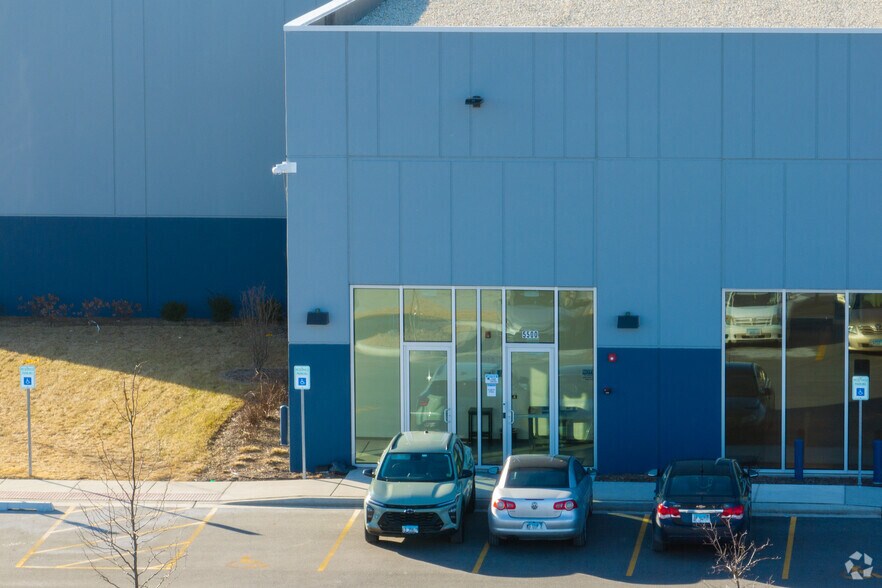 5500 Adams St, Matteson, IL à louer - Photo du bâtiment - Image 3 de 6