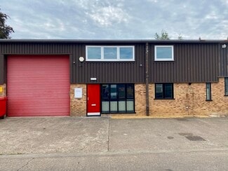 Plus de détails pour High St S, Dunstable - Industriel à louer