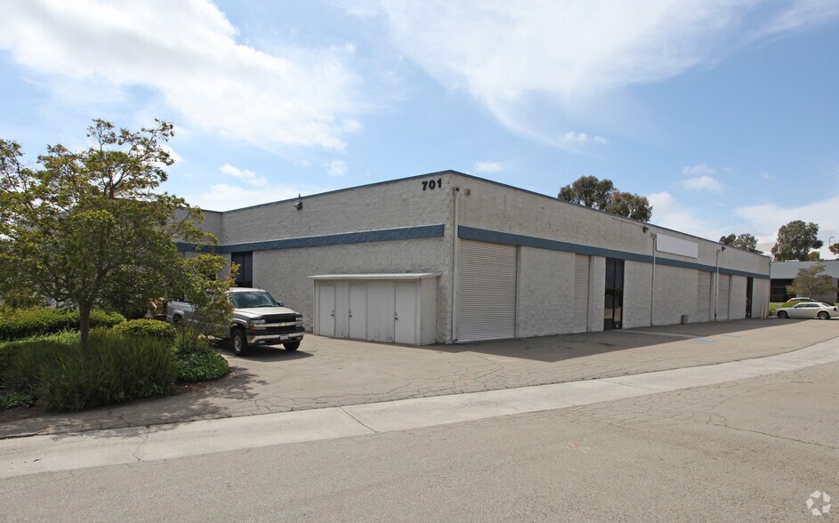 701 S Andreasen Dr, Escondido, CA for lease - Building Photo - Image 1 of 3