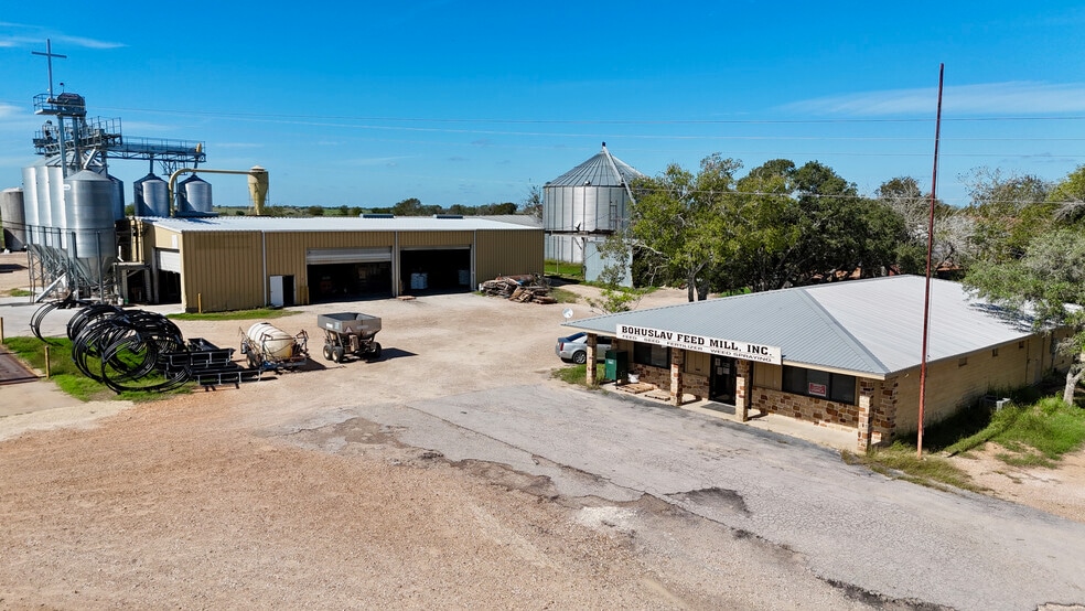 5040 FM 1295, Moulton, TX for sale - Building Photo - Image 2 of 42