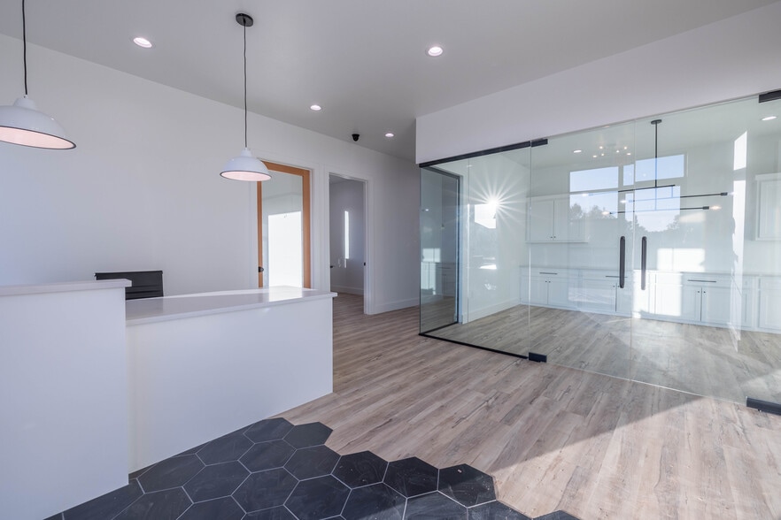 8343 Upland Ave, Lubbock, TX for sale - Interior Photo - Image 3 of 30