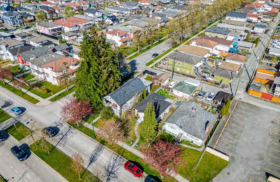 4404 - 4440 Rupert Street Assemblage portefeuille de 3 propriétés à vendre sur LoopNet.ca - Aérien - Image 3 de 4