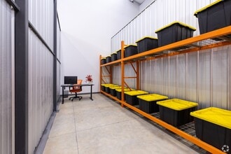 1027 Outpost Dr, Conroe, TX for lease Interior Photo- Image 1 of 3