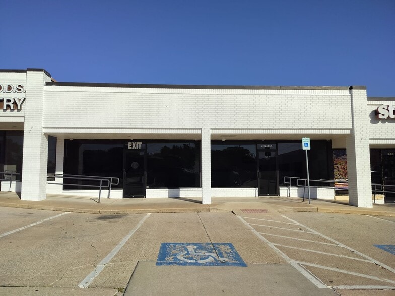 342-344 S Santa Fe Ave, Edmond, OK for lease - Building Photo - Image 2 of 11