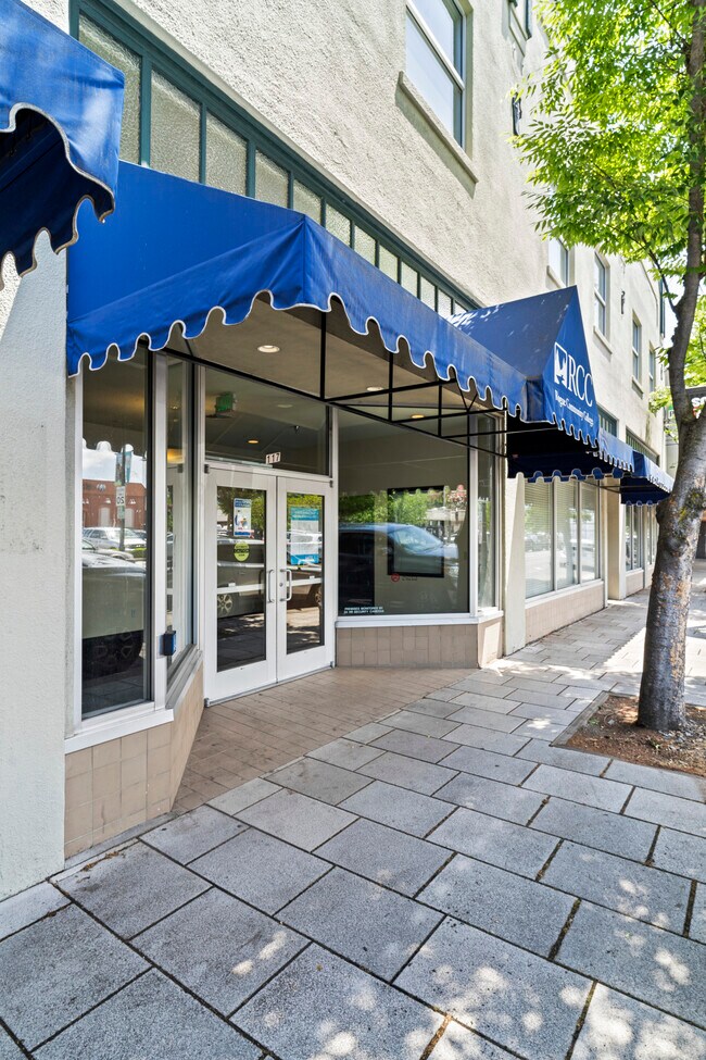 More details for 117 S Central Ave, Medford, OR - Office for Sale