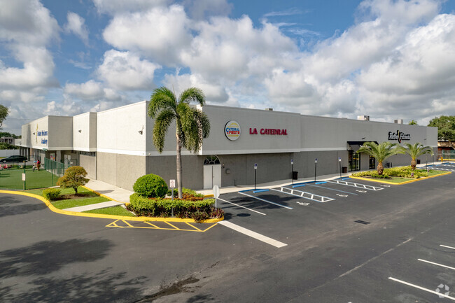 Plus de détails pour 5880 W Oakland Park Blvd, Lauderhill, FL - Vente au détail à louer