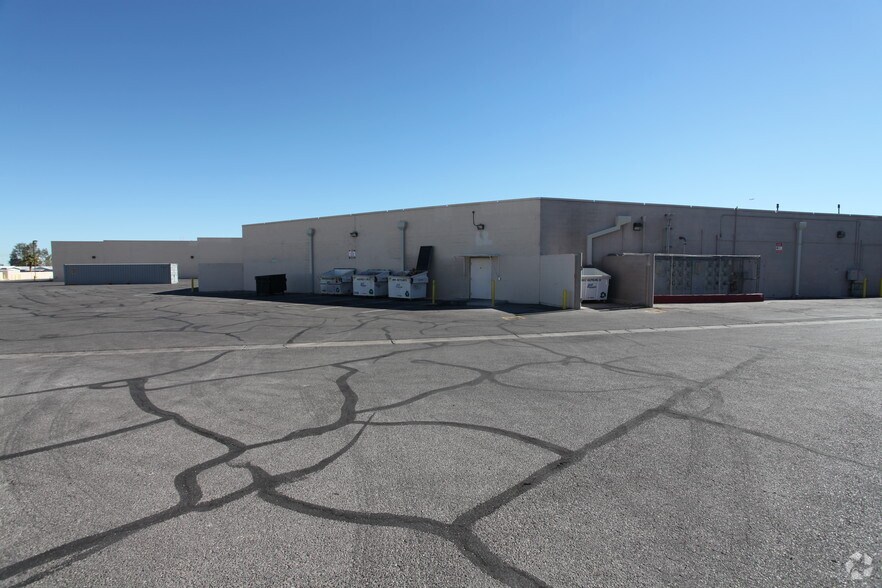 6120-6180 W Tropicana Ave, Las Vegas, NV à louer - Photo du bâtiment - Image 2 de 7