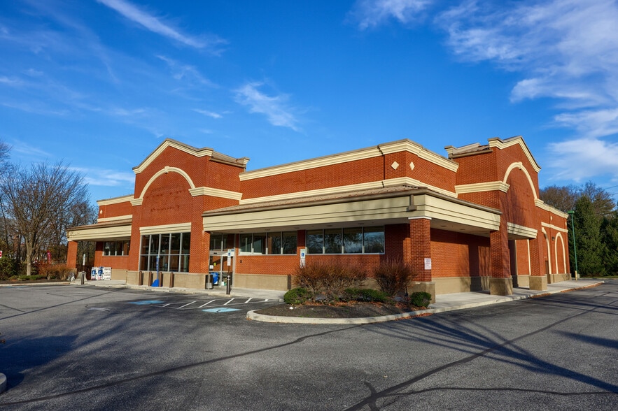 429 S Hanover St, Carlisle, PA for sale - Building Photo - Image 2 of 3