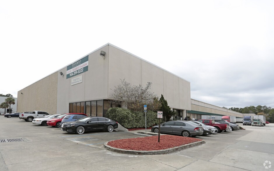 460 Ellis Rd N, Jacksonville, FL à louer - Photo principale - Image 3 de 8