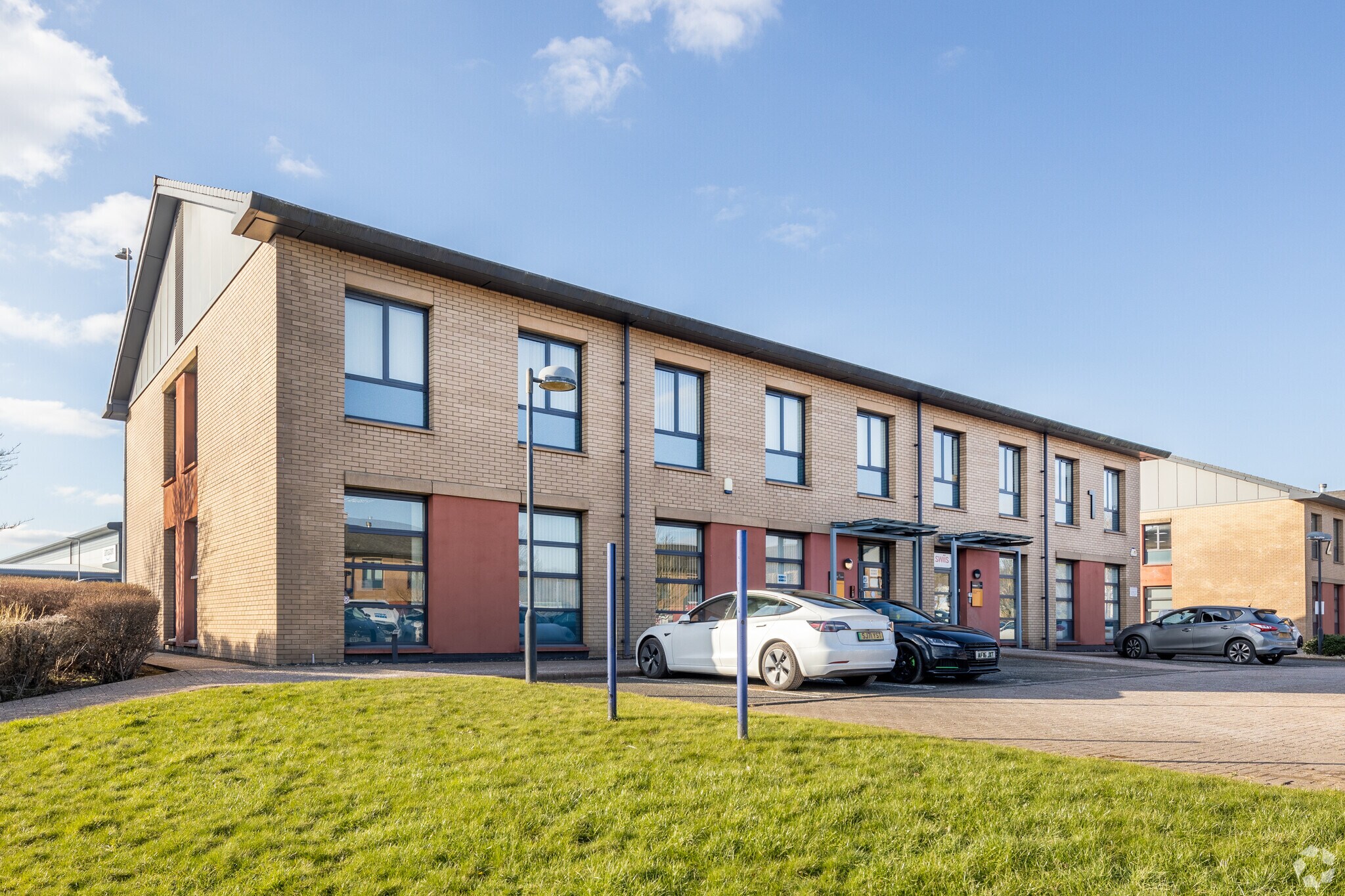 251-261 Springhill Pky, Baillieston for lease Primary Photo- Image 1 of 6