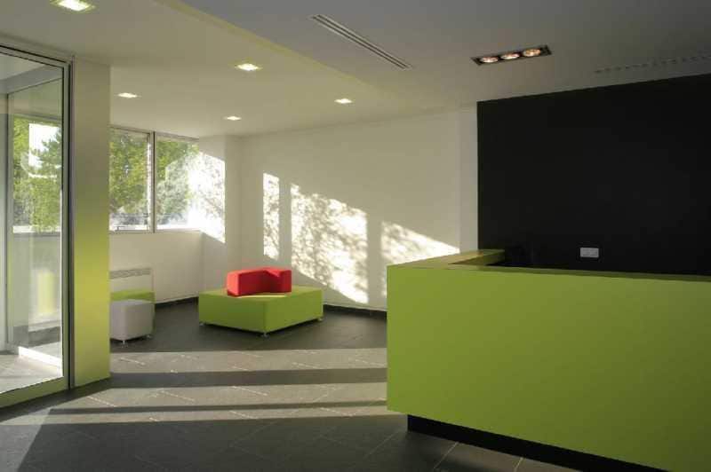 4 Rue Paul Dautier, Vélizy-Villacoublay for lease Building Photo- Image 1 of 2