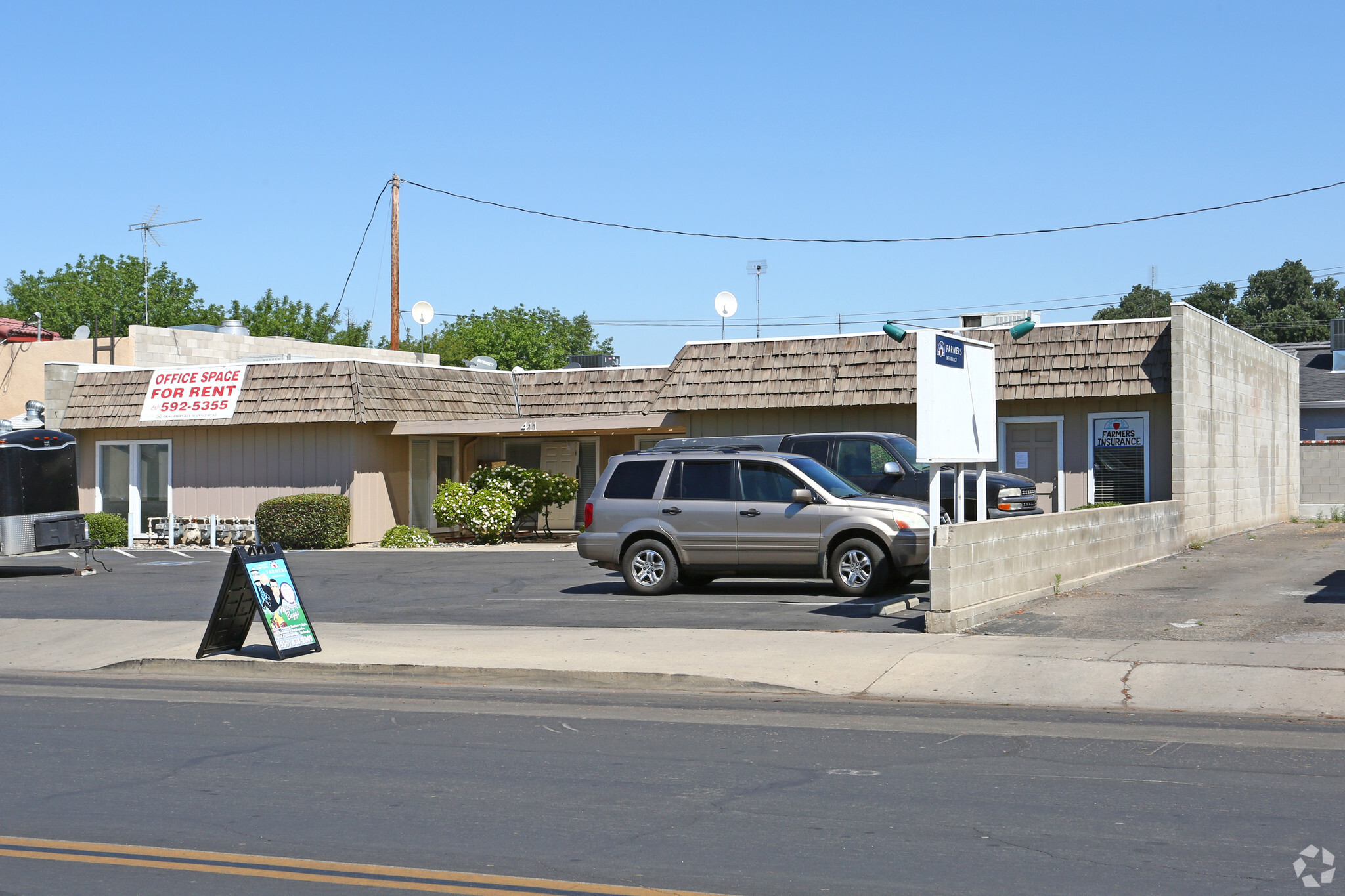 411 E Pine St, Exeter, CA for sale Primary Photo- Image 1 of 1