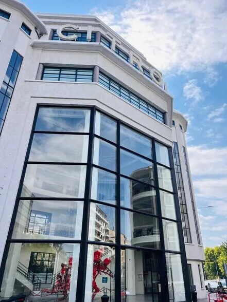 Bureau dans Lyon à louer - Photo du bâtiment - Image 1 de 13